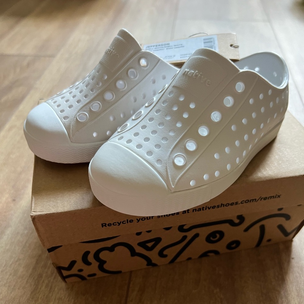 Native Shoes Boys Size C5 White